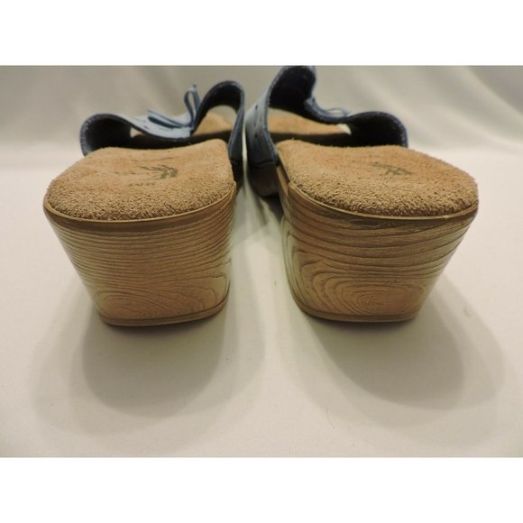 White Mountain Sandals Slip On Clogs Low Heel 9M Comfy Casual Italian Blue Shoes - Picture 3 of 4